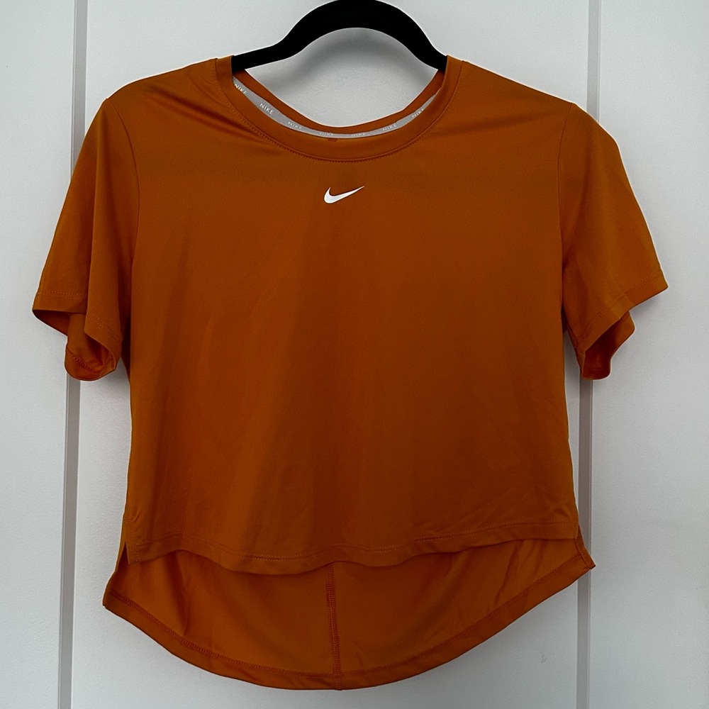 Nike Dri-Fit cropped training tee
